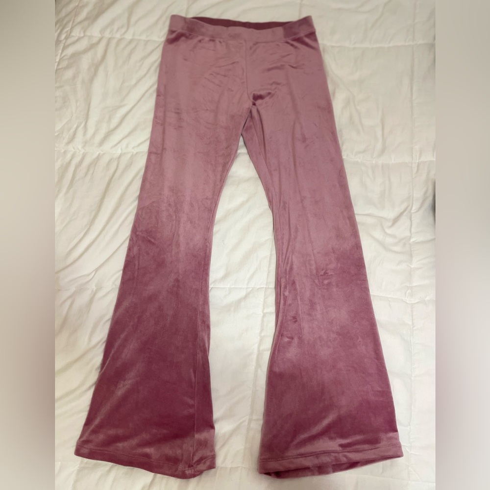 Medium off pink, refuge ATHLETICS velvet flare leggings🩷